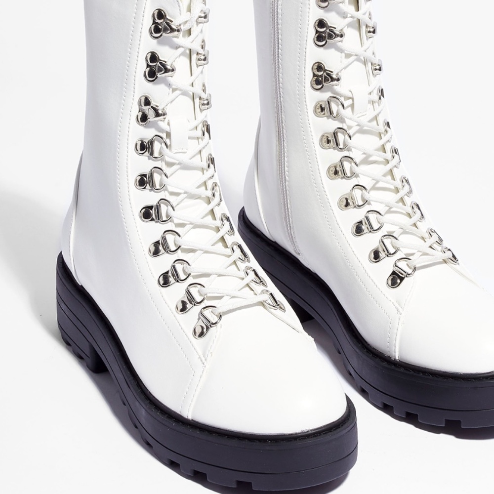 NEVER WORN - Bright White Lace Up Chunky Lug Sole Combat Biker Boots | Size 8